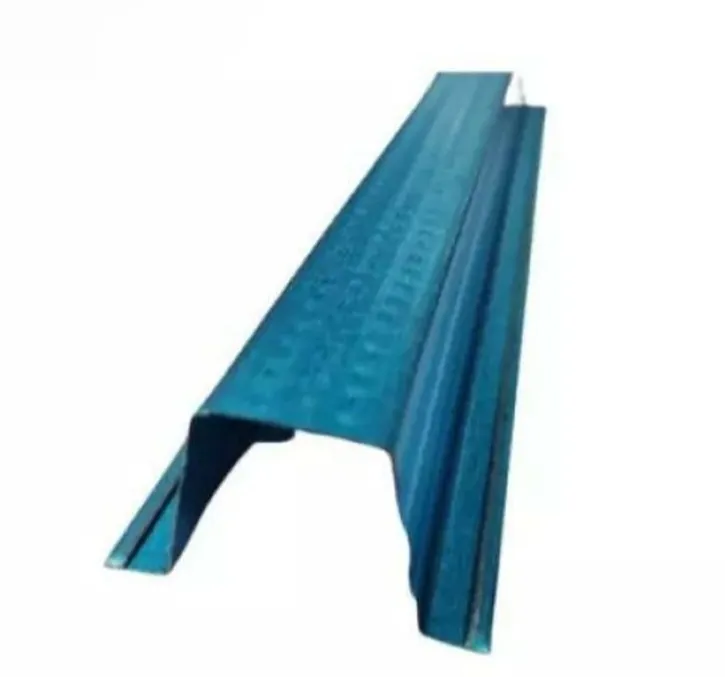 Top hat roof batten